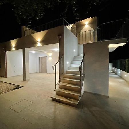 Chrisso Rooms Affittacamere Сан-Теодоро Экстерьер фото